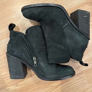 Women’s Ugg boots 8.5